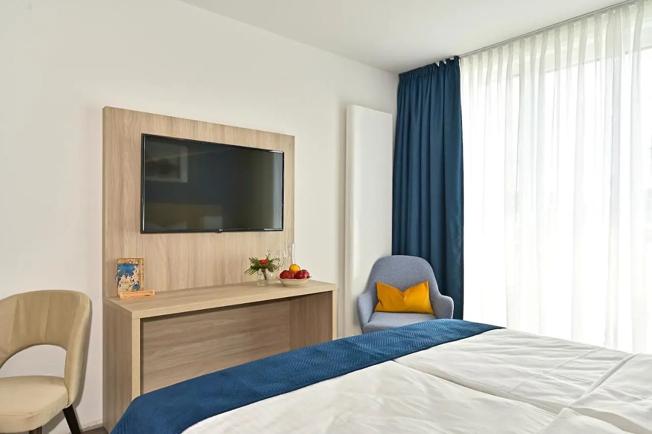 Hotelhafenفيدل 3*, فيدل ألمانيا